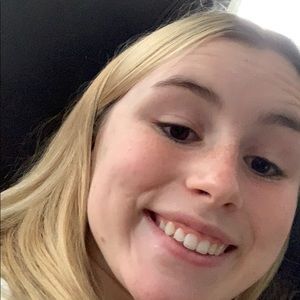 Meet your Posher, Chloe